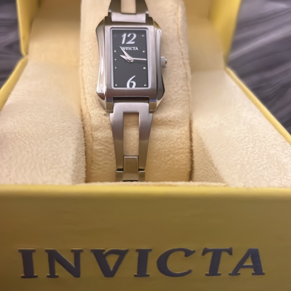 INVICTA Watch - Picture 2 of 5